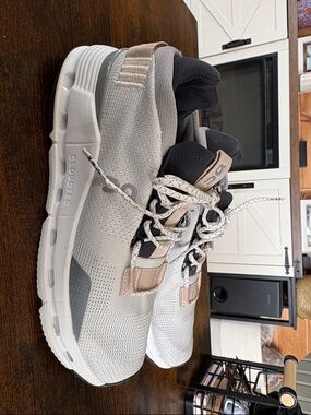 On Running Beige Gray White Sneakers
